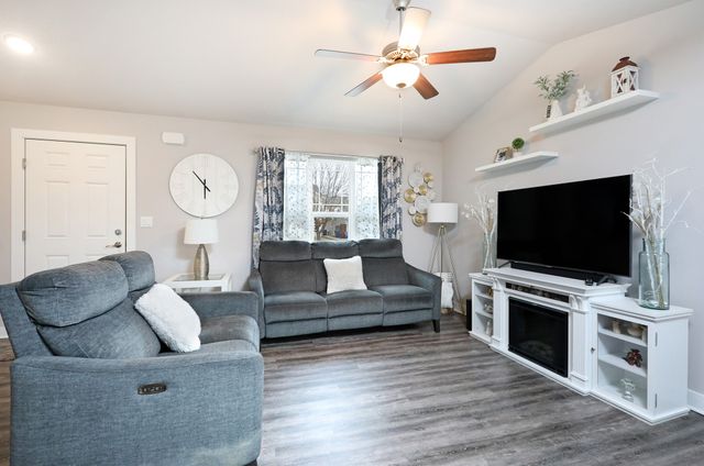 4853 E Hull Avenue, Des Moines, IA 50317