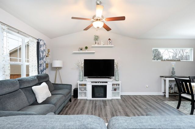 4853 E Hull Avenue, Des Moines, IA 50317