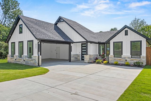 605 Utopia Road, Tool, TX 75143