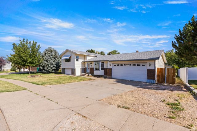 2898 W 4425 S, Roy, UT 84067