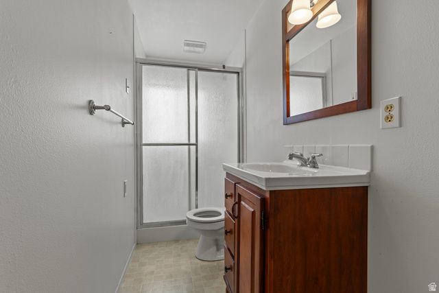 2898 W 4425 S, Roy, UT 84067