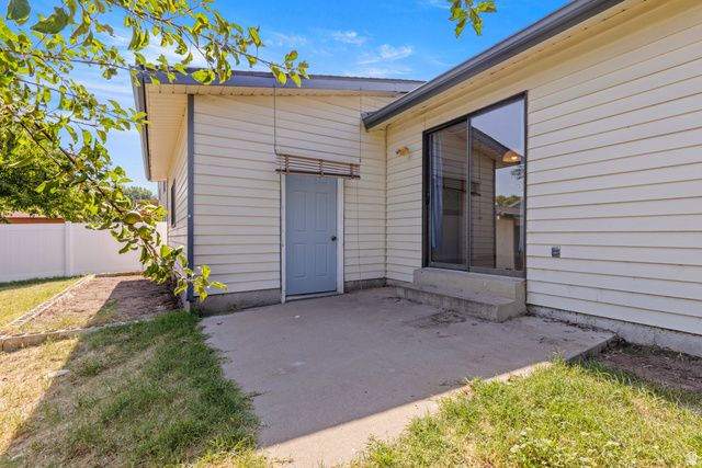 2898 W 4425 S, Roy, UT 84067