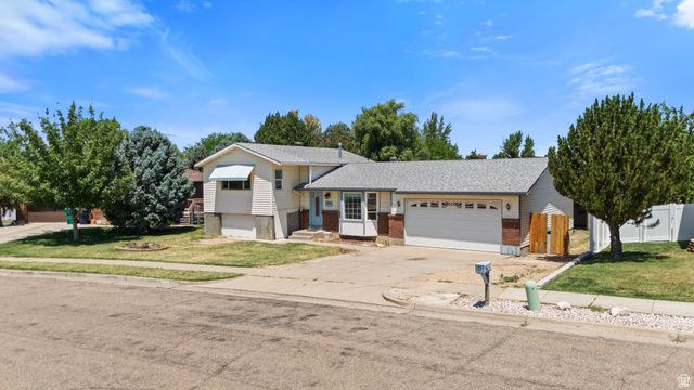 2898 W 4425 S, Roy, UT 84067