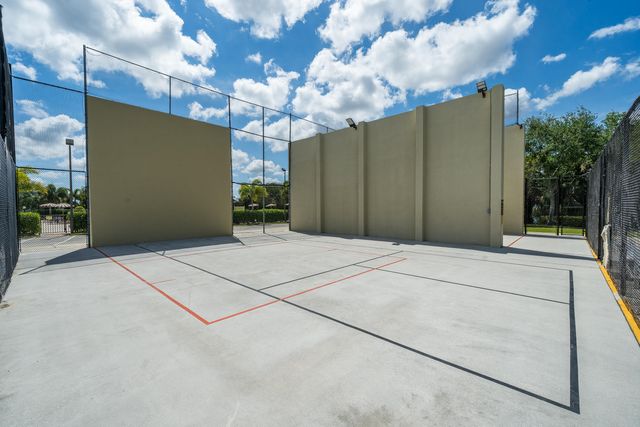 234 Canterbury K, West Palm Beach, FL 33417