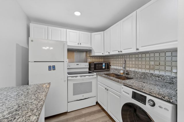 234 Canterbury K, West Palm Beach, FL 33417