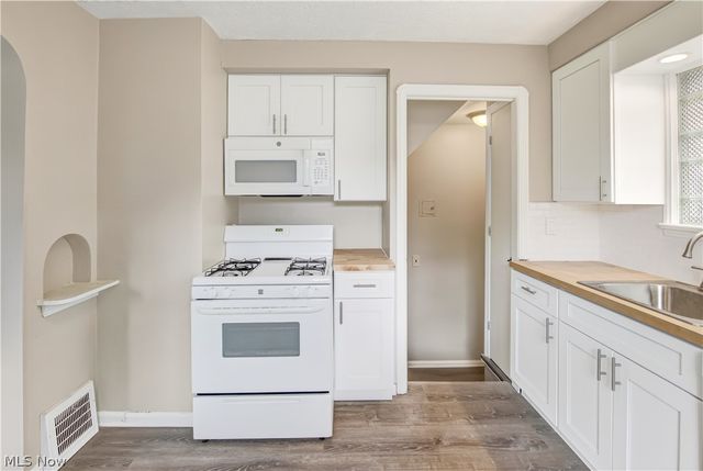 2808 Portman Avenue, Cleveland, OH 44109