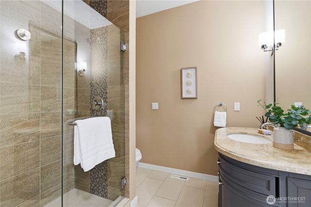 11262 SE 34th St, Bellevue, WA 98004