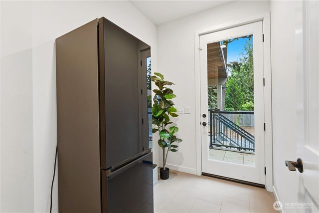 11262 SE 34th St, Bellevue, WA 98004