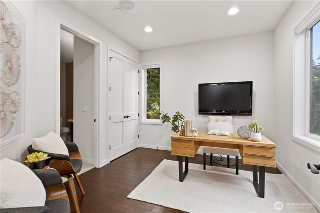 11262 SE 34th St, Bellevue, WA 98004