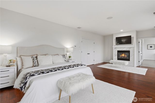 11262 SE 34th St, Bellevue, WA 98004
