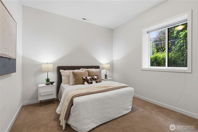 11262 SE 34th St, Bellevue, WA 98004