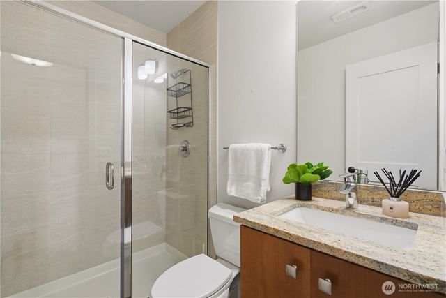 11262 SE 34th St, Bellevue, WA 98004