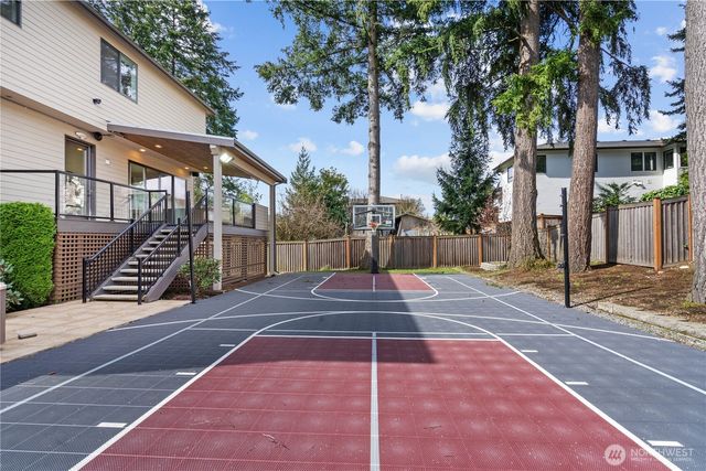 11262 SE 34th St, Bellevue, WA 98004