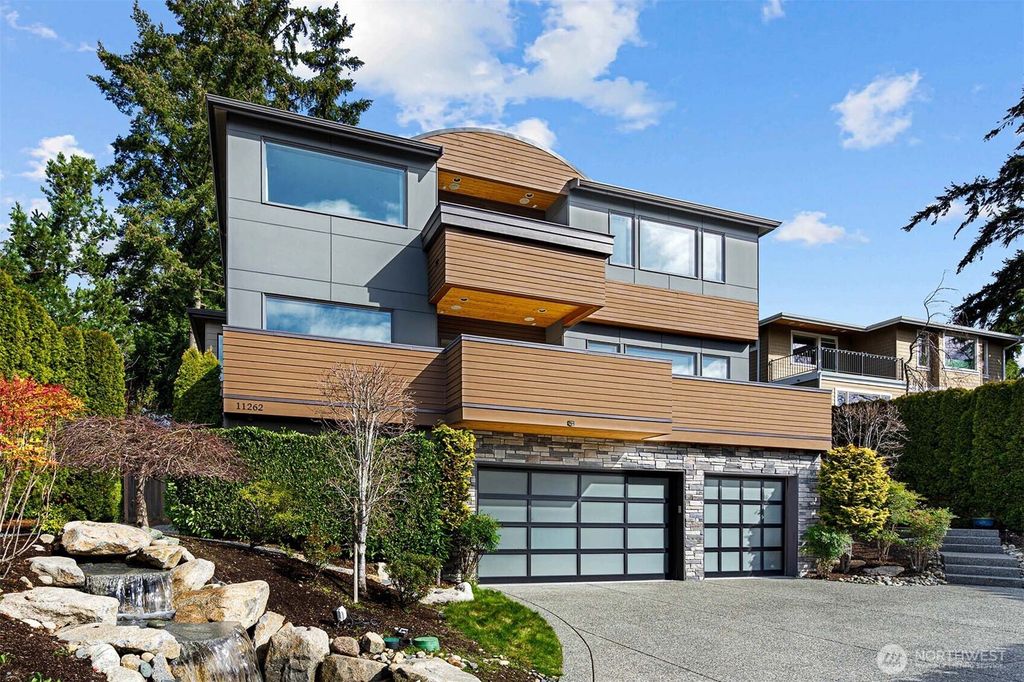 11262 SE 34th St, Bellevue, WA 98004