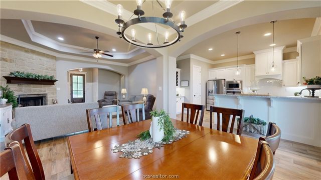 2912 Archer Drive, Bryan, TX 77808
