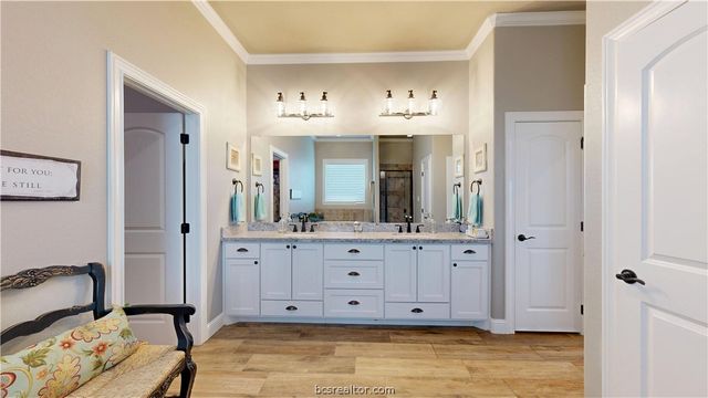 2912 Archer Drive, Bryan, TX 77808