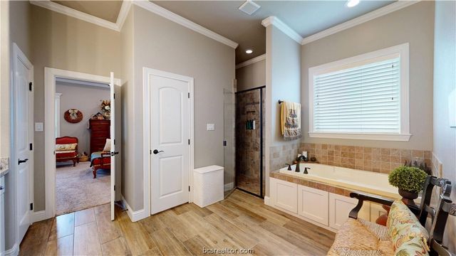 2912 Archer Drive, Bryan, TX 77808