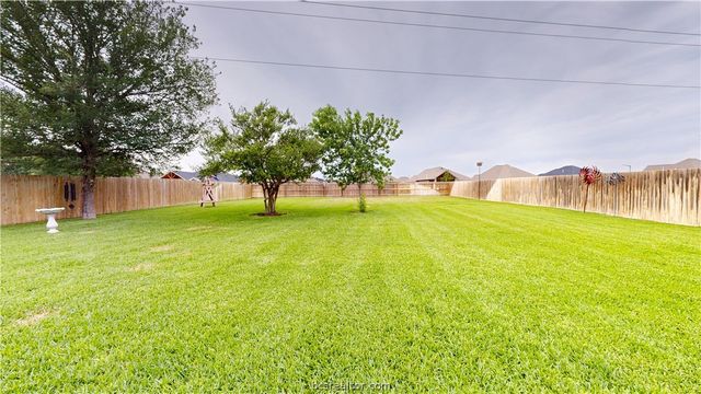 2912 Archer Drive, Bryan, TX 77808