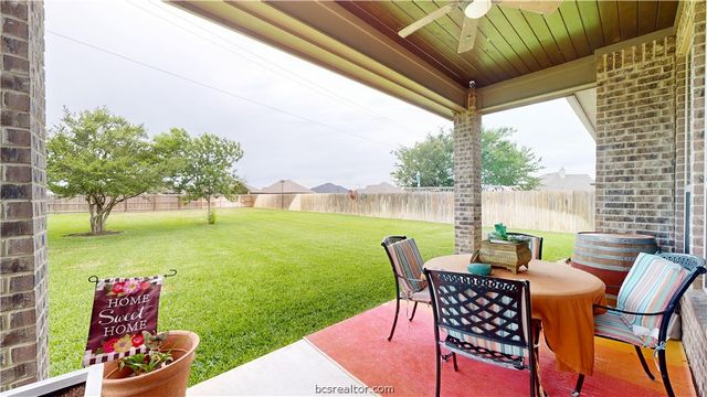 2912 Archer Drive, Bryan, TX 77808
