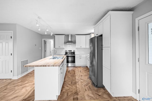 21528 Edgewood Road, Athens, AL 35614