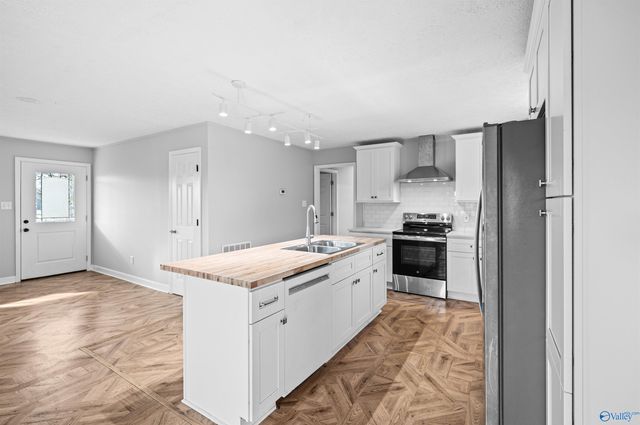 21528 Edgewood Road, Athens, AL 35614