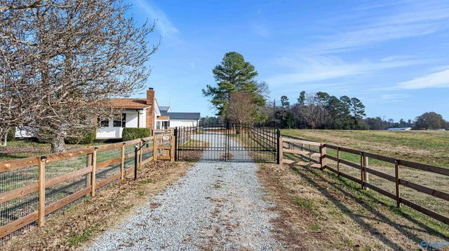 21528 Edgewood Road, Athens, AL 35614