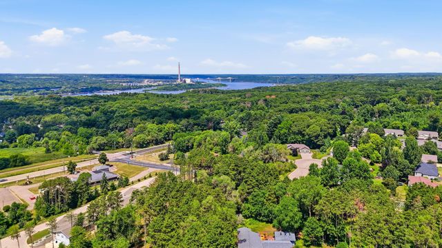 745 10th Street N, Hudson, WI 54016