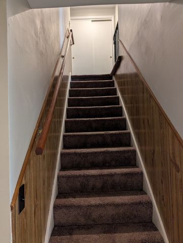 208 Dee Road, North Aurora, IL 60542