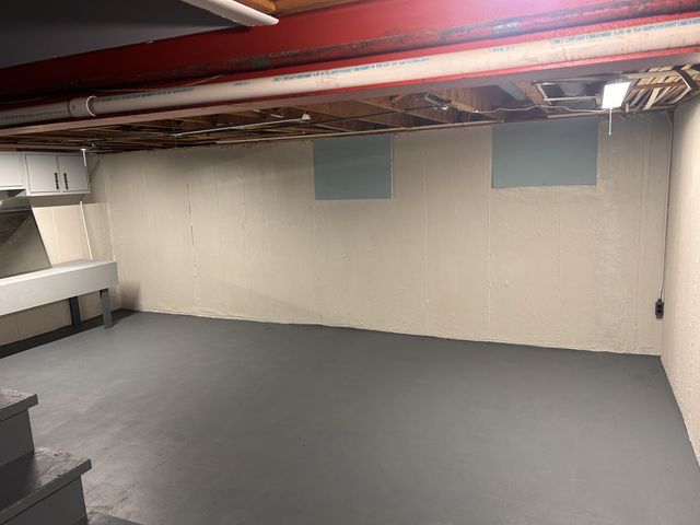 208 Dee Road, North Aurora, IL 60542