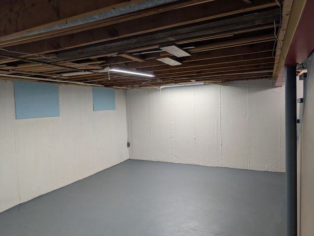 208 Dee Road, North Aurora, IL 60542