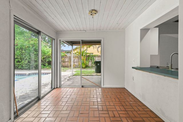 1019 Hickory Trail, Wellington, FL 33414