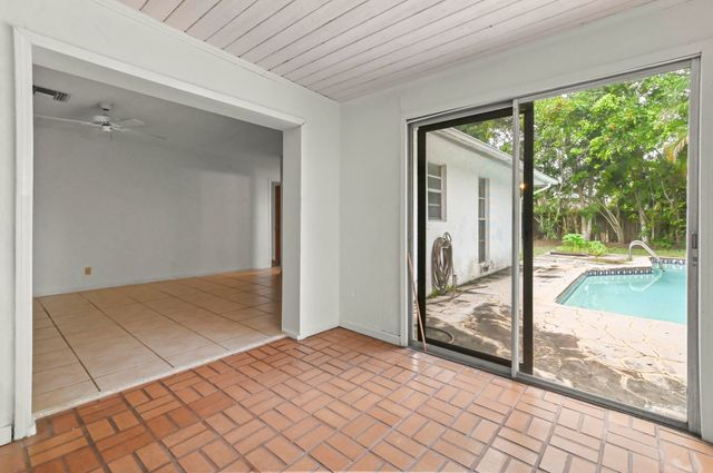 1019 Hickory Trail, Wellington, FL 33414