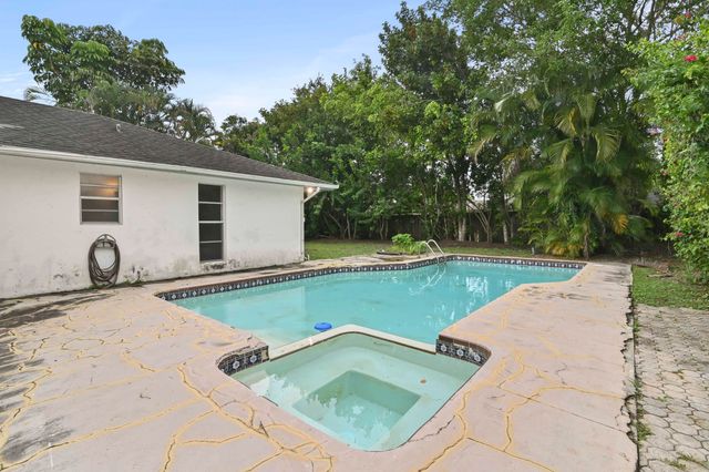 1019 Hickory Trail, Wellington, FL 33414
