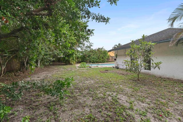 1019 Hickory Trail, Wellington, FL 33414