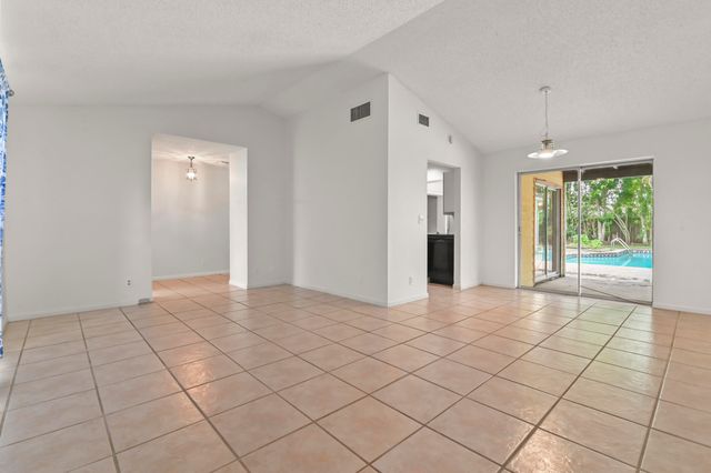 1019 Hickory Trail, Wellington, FL 33414