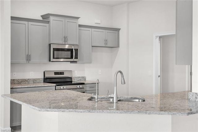 3922 NW 40th TER, Cape Coral, FL 33993