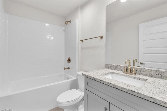 3922 NW 40th TER, Cape Coral, FL 33993