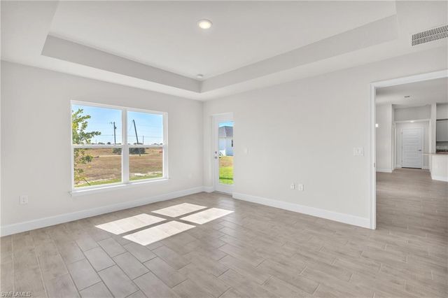 3922 NW 40th TER, Cape Coral, FL 33993