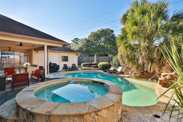 6726 Seinfeld Court, Houston, TX 77069