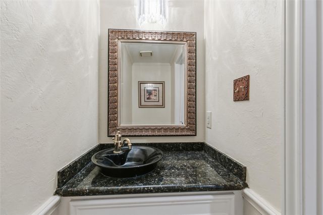 6726 Seinfeld Court, Houston, TX 77069