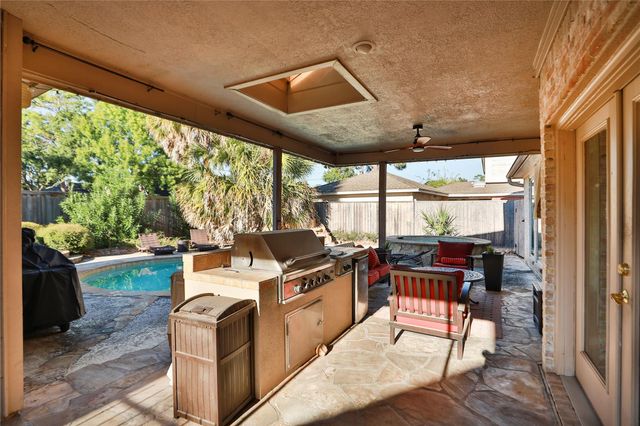 6726 Seinfeld Court, Houston, TX 77069