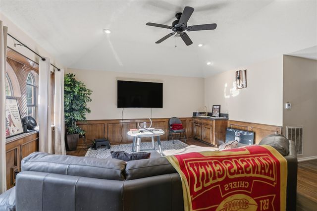 6726 Seinfeld Court, Houston, TX 77069