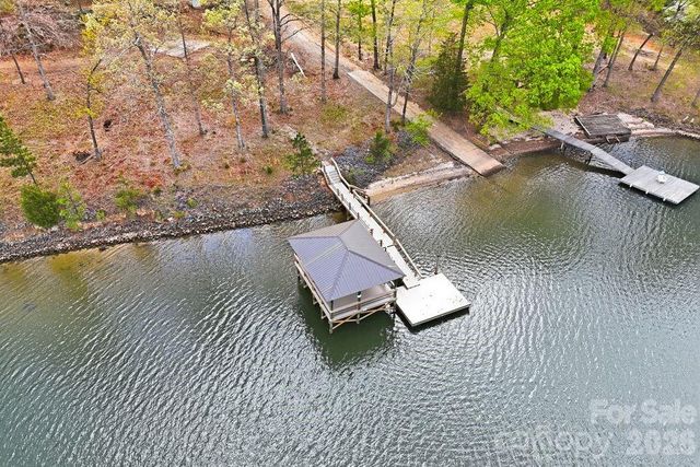 18230 Torchbearer Lane, Charlotte, NC 28278
