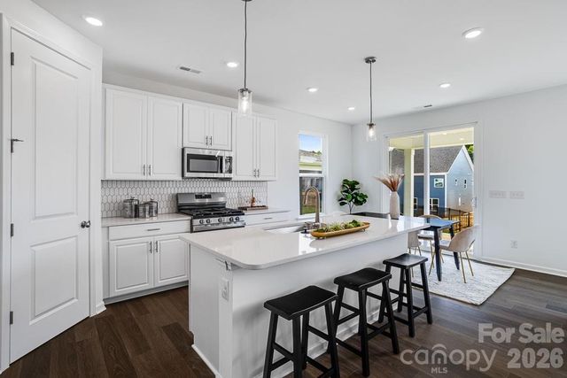 18230 Torchbearer Lane, Charlotte, NC 28278