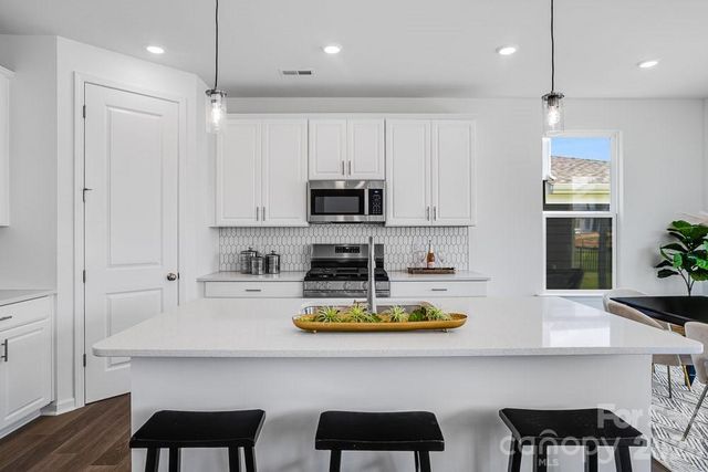 18230 Torchbearer Lane, Charlotte, NC 28278