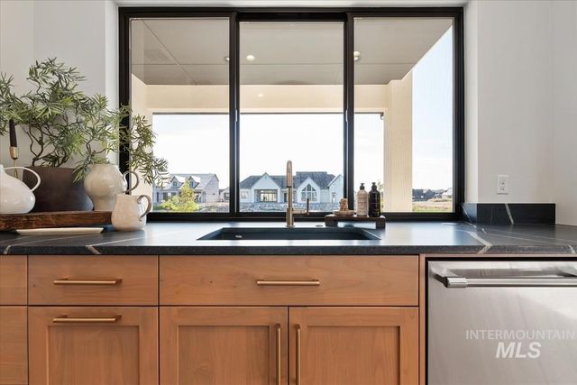 539 Century Ave, Middleton, ID 83644