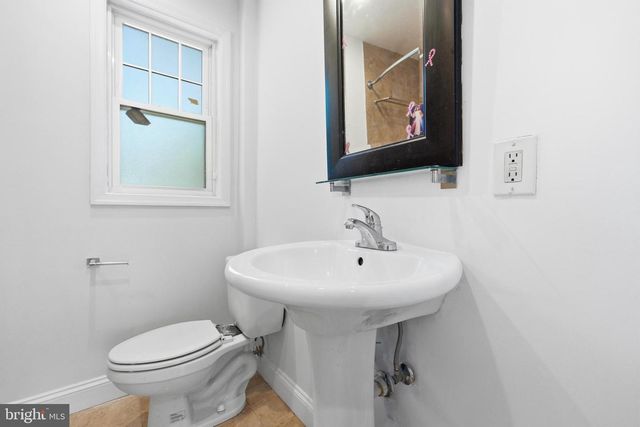 4802 B ST SE, Washington, DC 20019