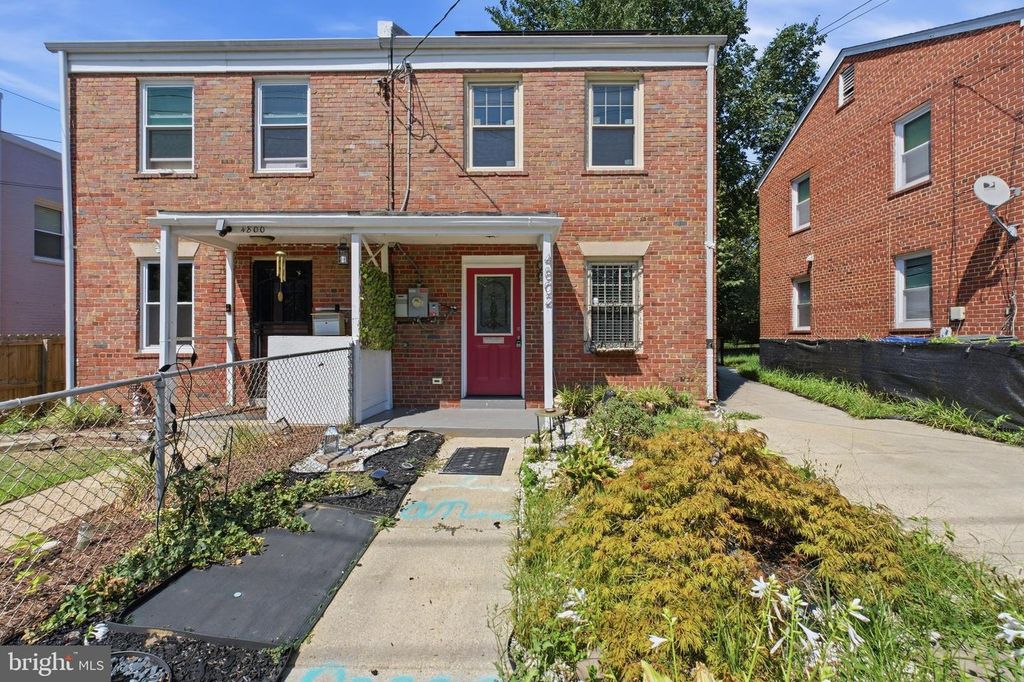 4802 B ST SE, Washington, DC 20019