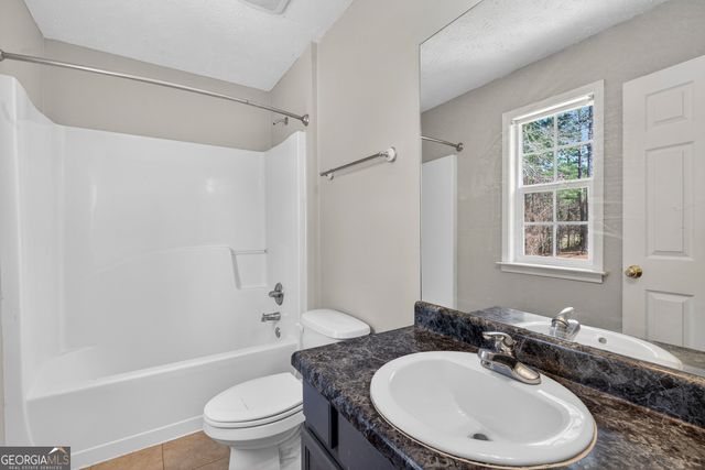 180 Anchor Point Drive, Eatonton, GA 31024