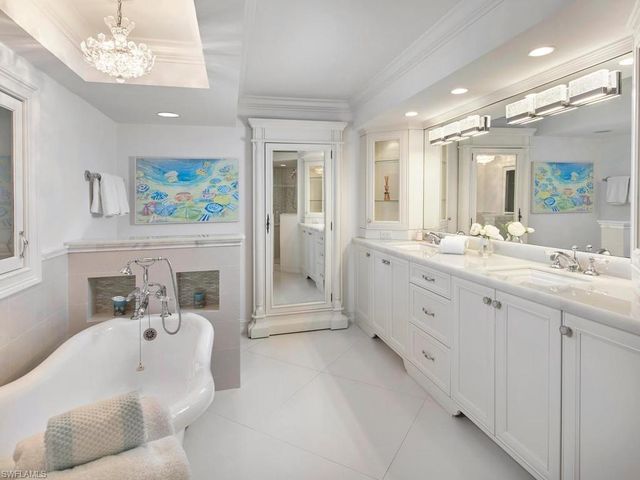 4551 Gulf Shore BLVD N 204, Naples, FL 34103